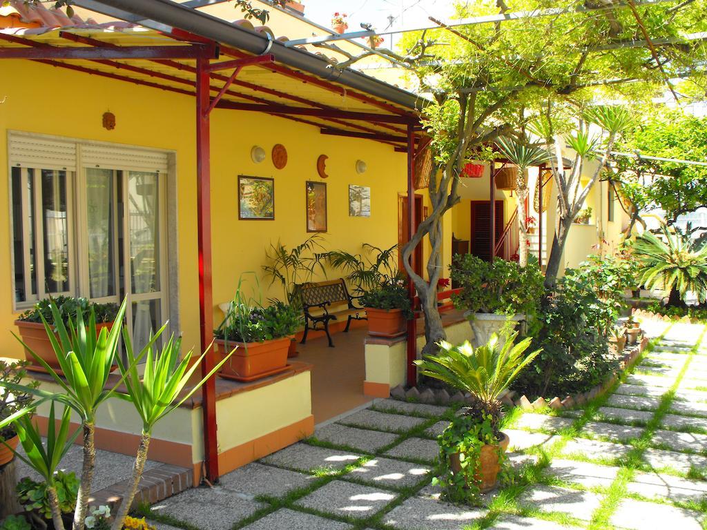 Bed and Breakfast Domus Felix Ercolano Exterior foto
